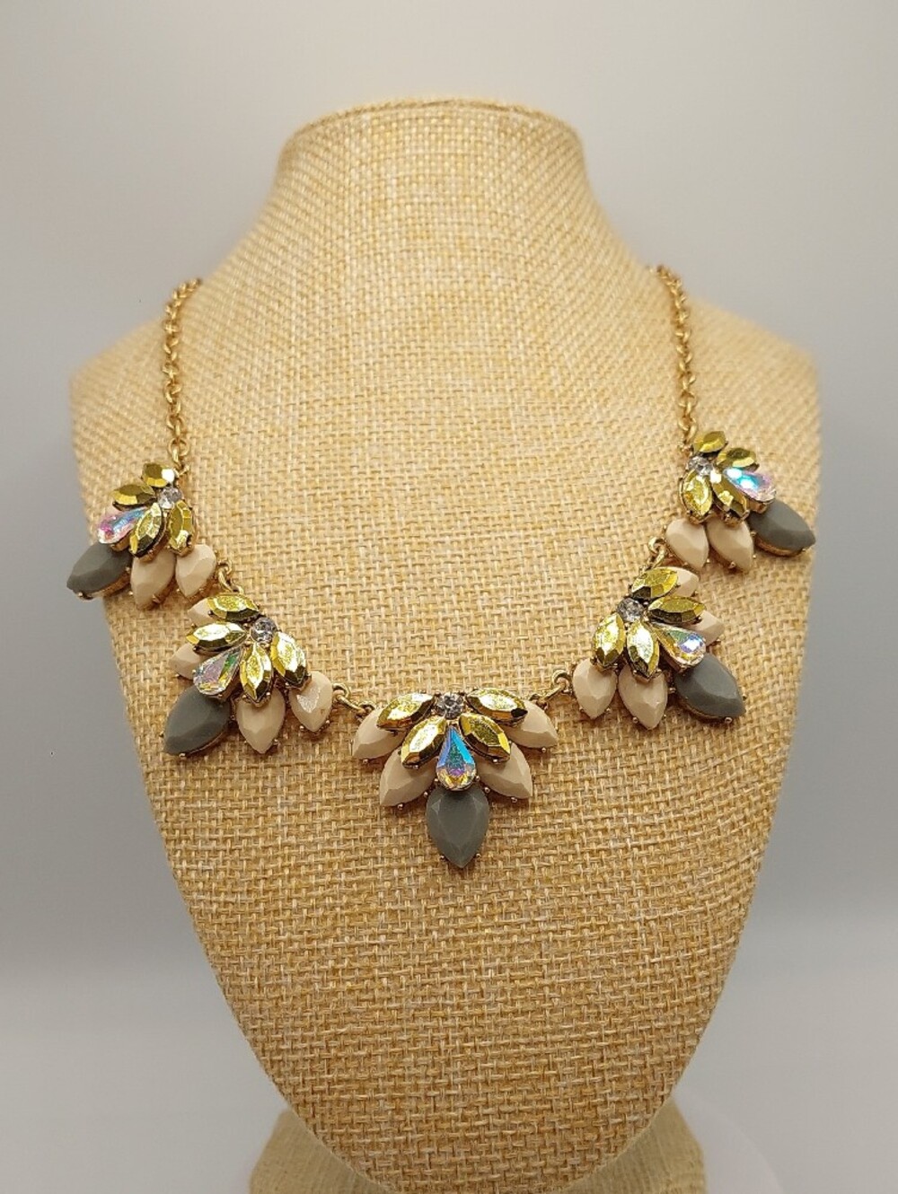 J. CREW Gold Tone AB RHINESTONE Statement Choker Necklace - Matte Goldtone EUC - Picture 3 of 9